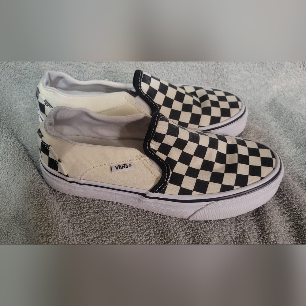 Classic Slip-On Checkerboard Shoe Women's size 6